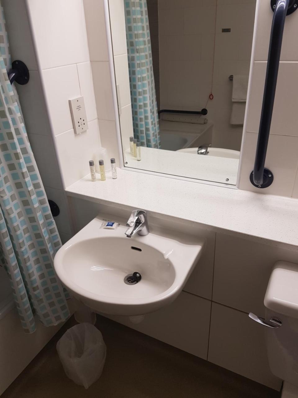 Ibis Budget Нътсфорд Екстериор снимка